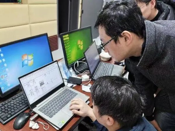 汇丰配资 恐怖! 逾百万条保单信息流入黑市, 每条叫价几毛钱至几十元